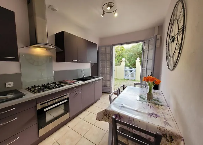 ***maison De 38m² -400m Plage- Avec Jardin*** * Le Brusc