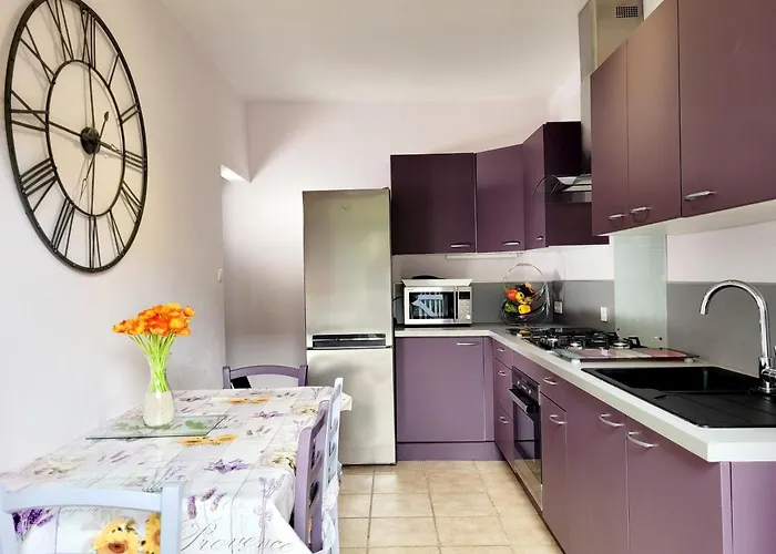 ***maison De 38m² -400m Plage- Avec Jardin*** * Le Brusc