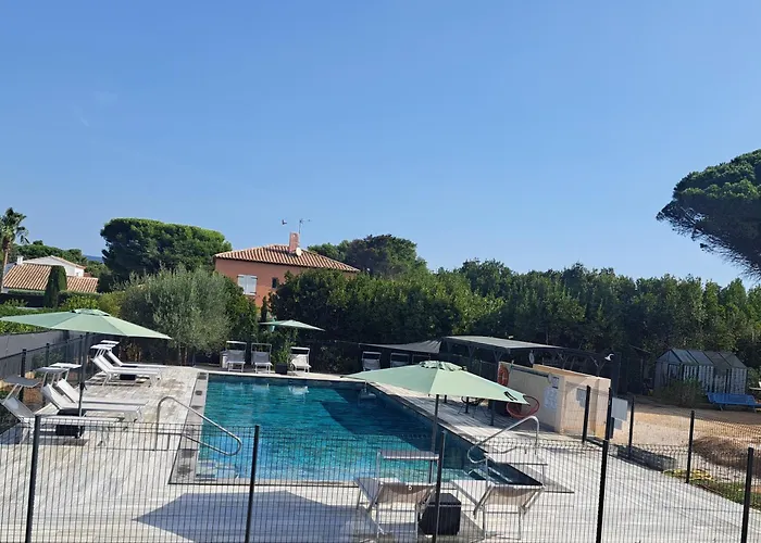 ***maison De 38m² -400m Plage- Avec Jardin*** * Le Brusc