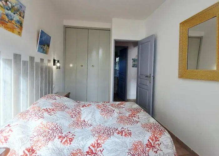 ***maison De 38m² -400m Plage- Avec Jardin*** * Le Brusc