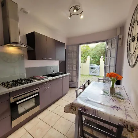 ***maison De 38m² -400m Plage- Avec Jardin*** * Le Brusc