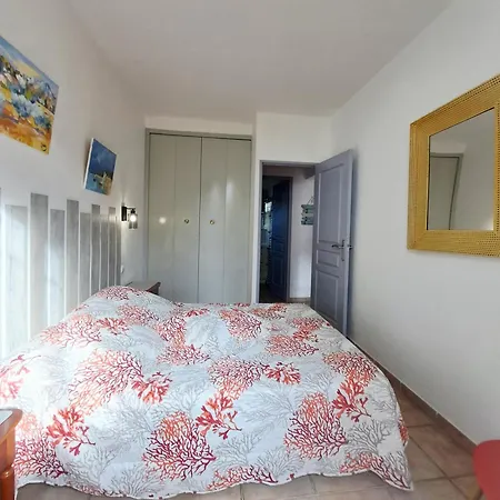 ***maison De 38m² -400m Plage- Avec Jardin*** * Le Brusc